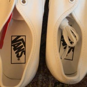 Vans Shoes - True White Lace Up Vans Vans Shoes - True White Lace Up Vans